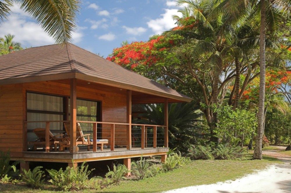 Oure Lodge Beach Resort Kuto Exteriör bild