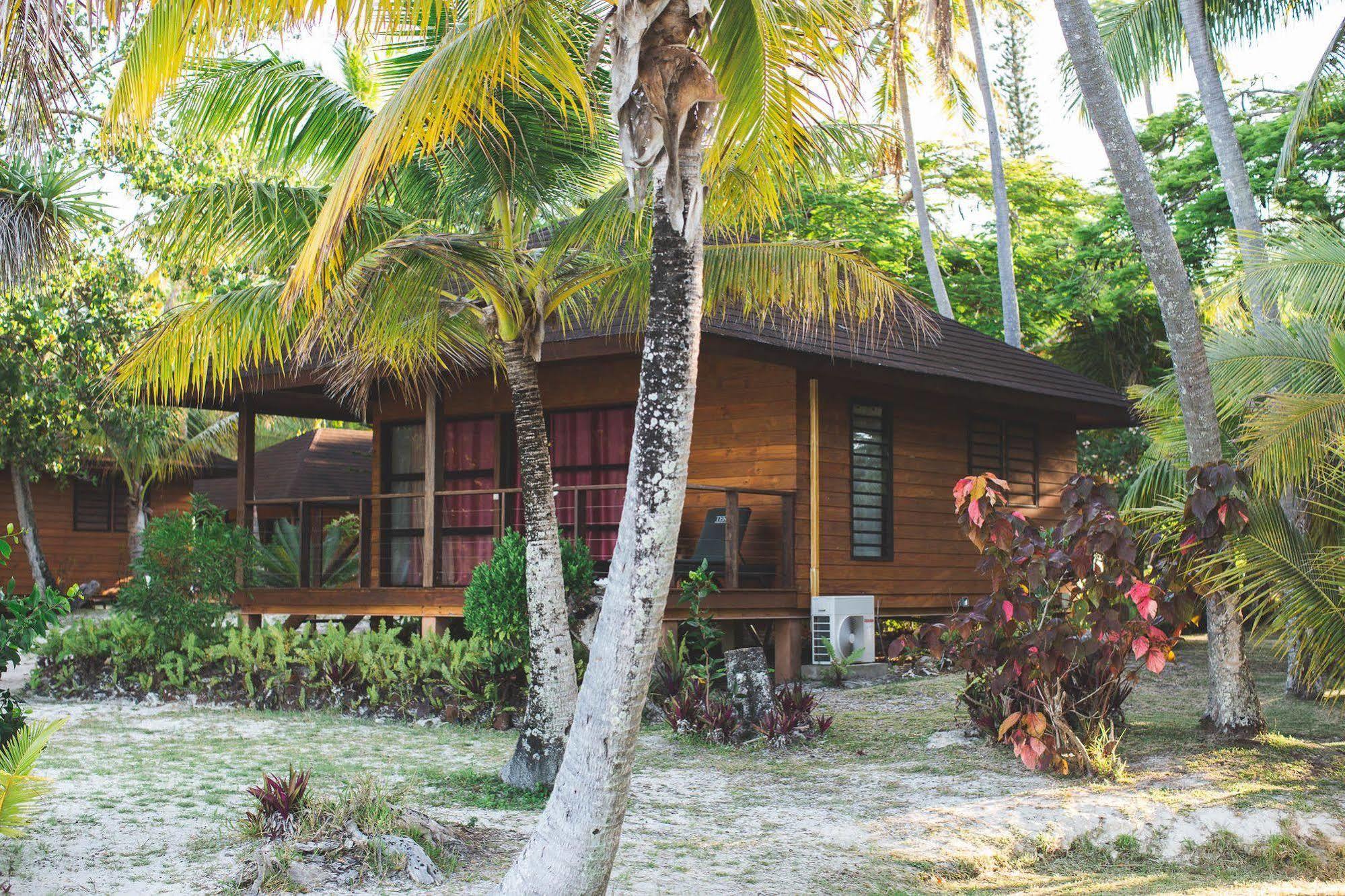 Oure Lodge Beach Resort Kuto Exteriör bild