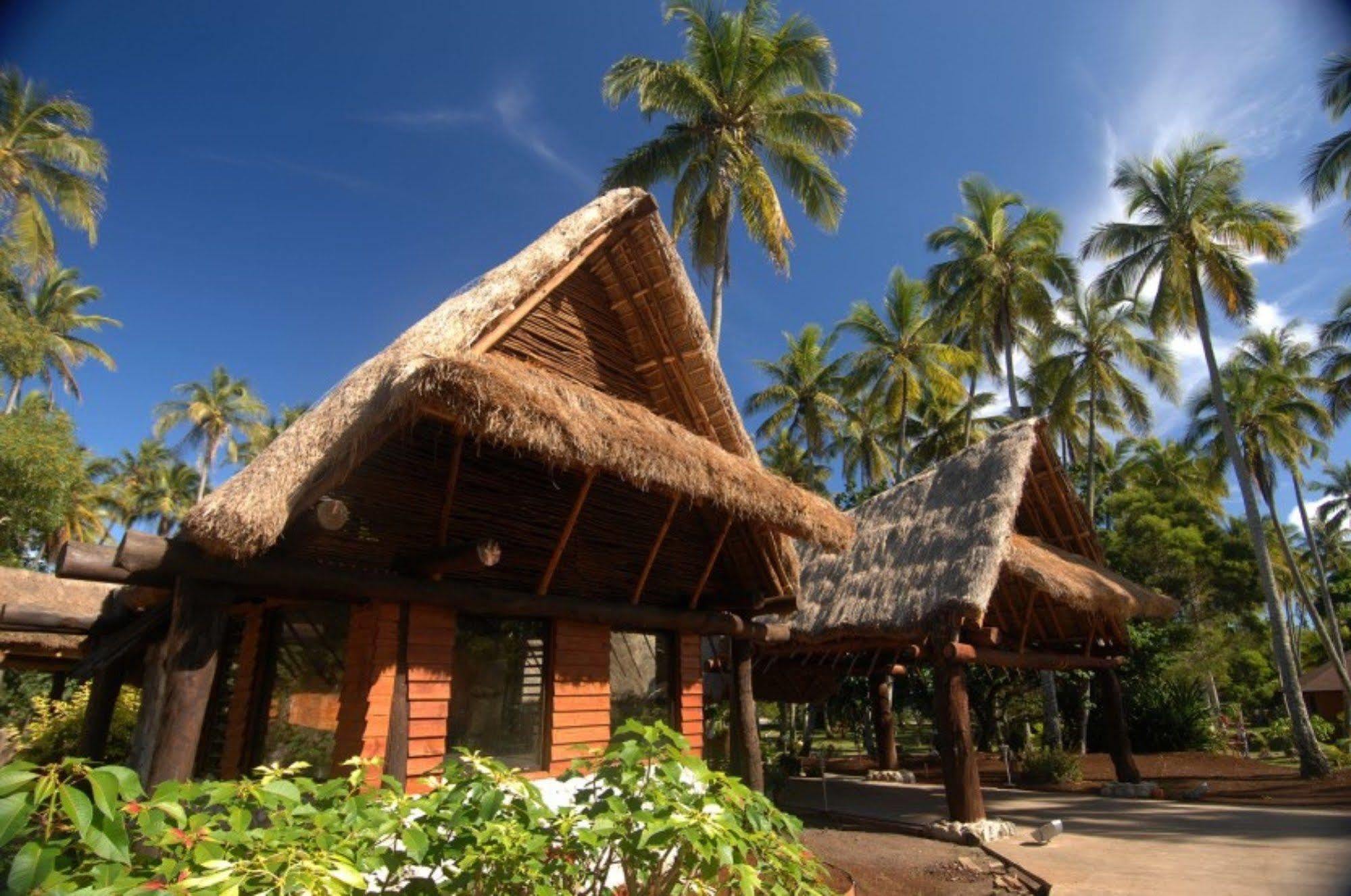 Oure Lodge Beach Resort Kuto Exteriör bild