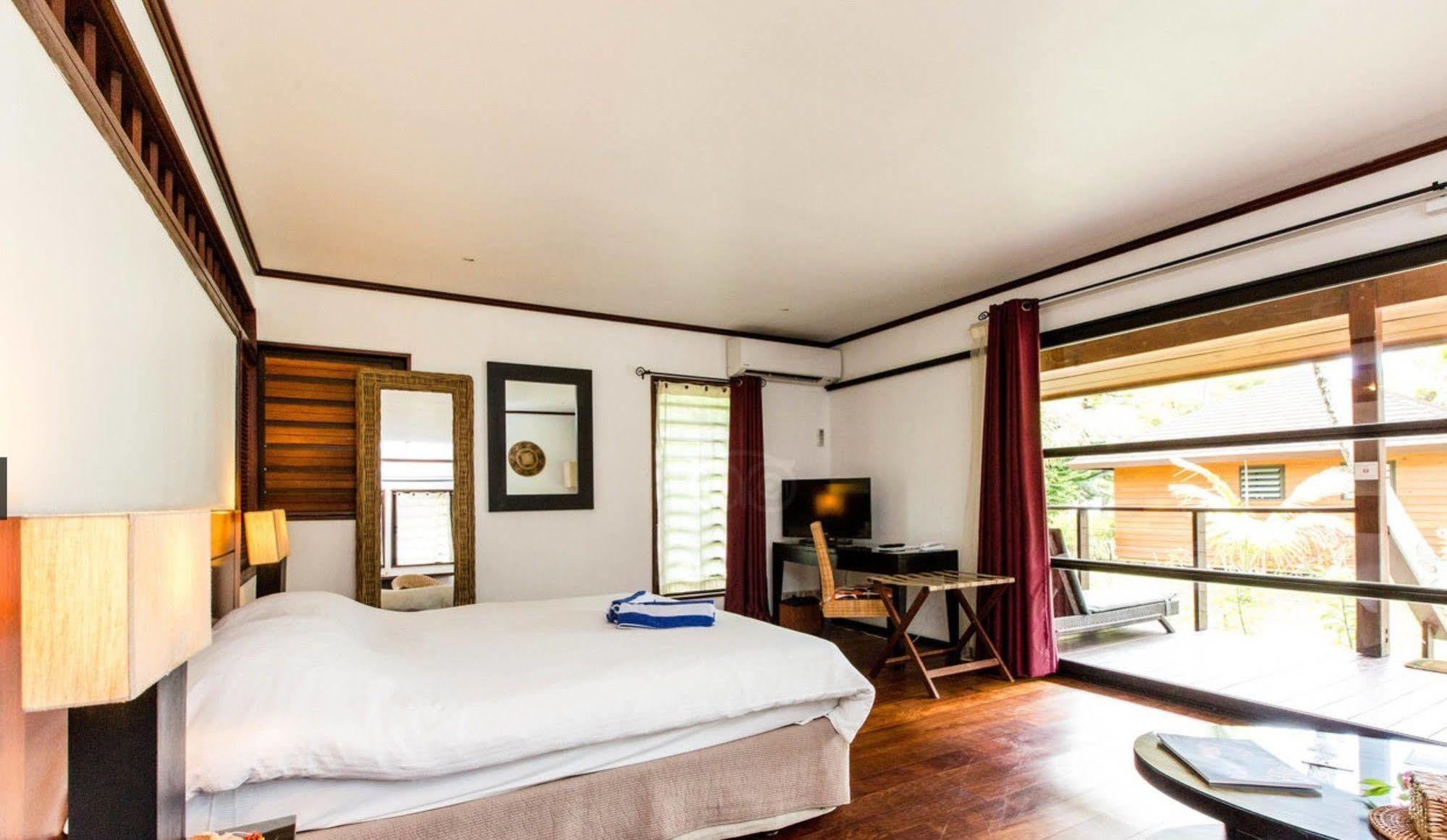 Oure Lodge Beach Resort Kuto Exteriör bild