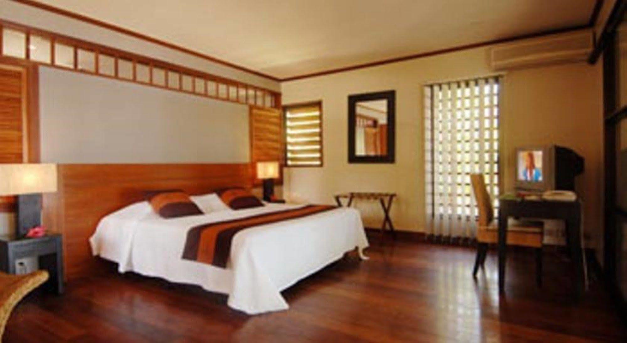 Oure Lodge Beach Resort Kuto Exteriör bild